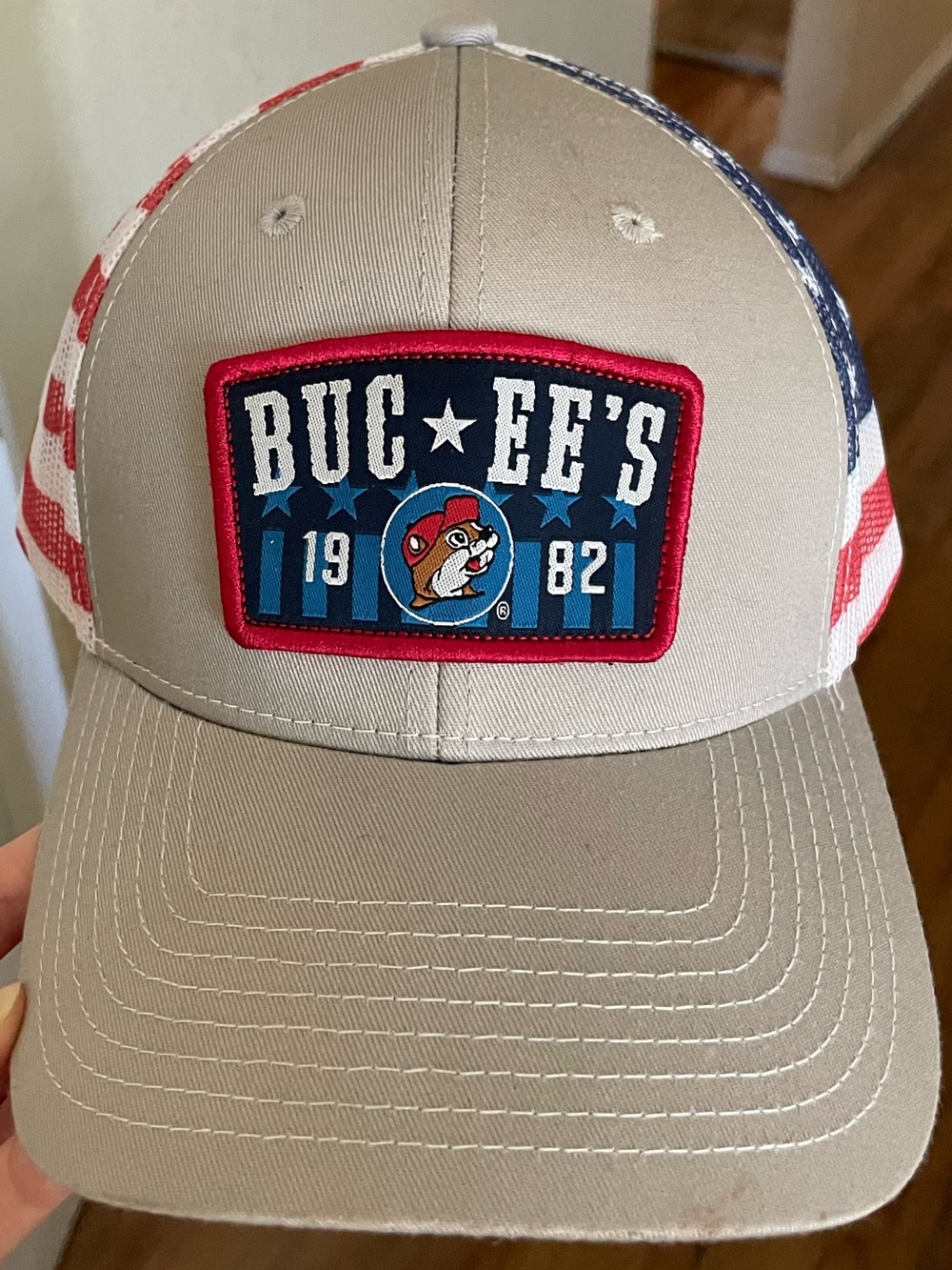 Buc-ee’s Tan & Red Logo Trucker Hat American flag cowboy western 1982 snap back
